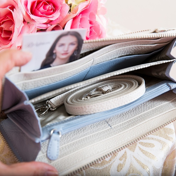 Brighton Zip Around Leather Wallet/Organizer - Picture 4 of 5